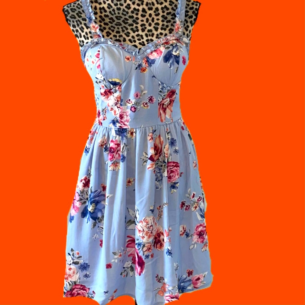 Dress w/ pockets! Cute! Perfect for spring